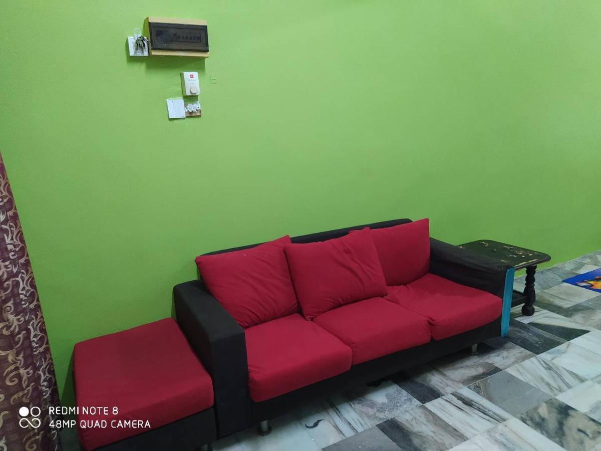 Homestay D' Tengah Bandar Kuala Rompin Eksteriør billede
